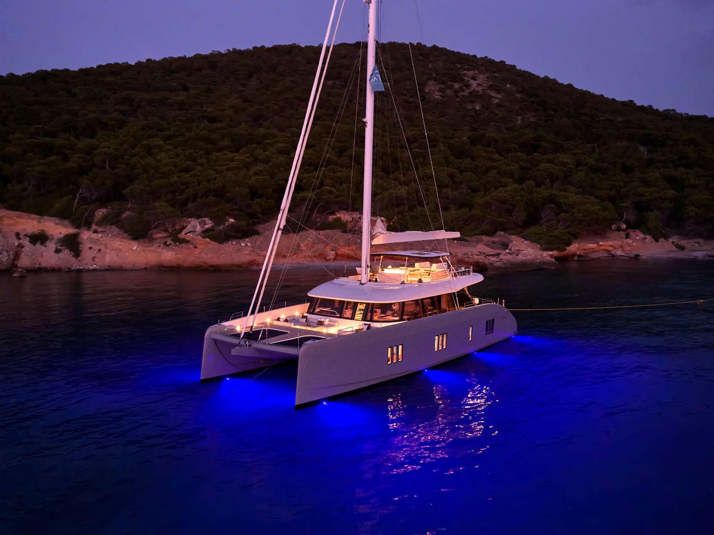 Above & Beyond s/c above & beyond - exterior  image 11