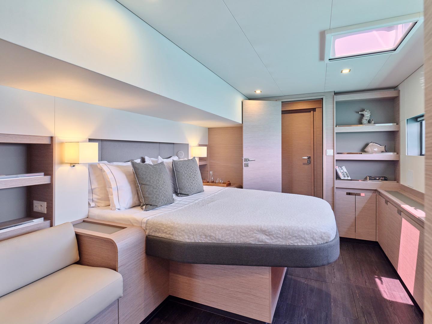 ALMA s/c alma - interior  image 3