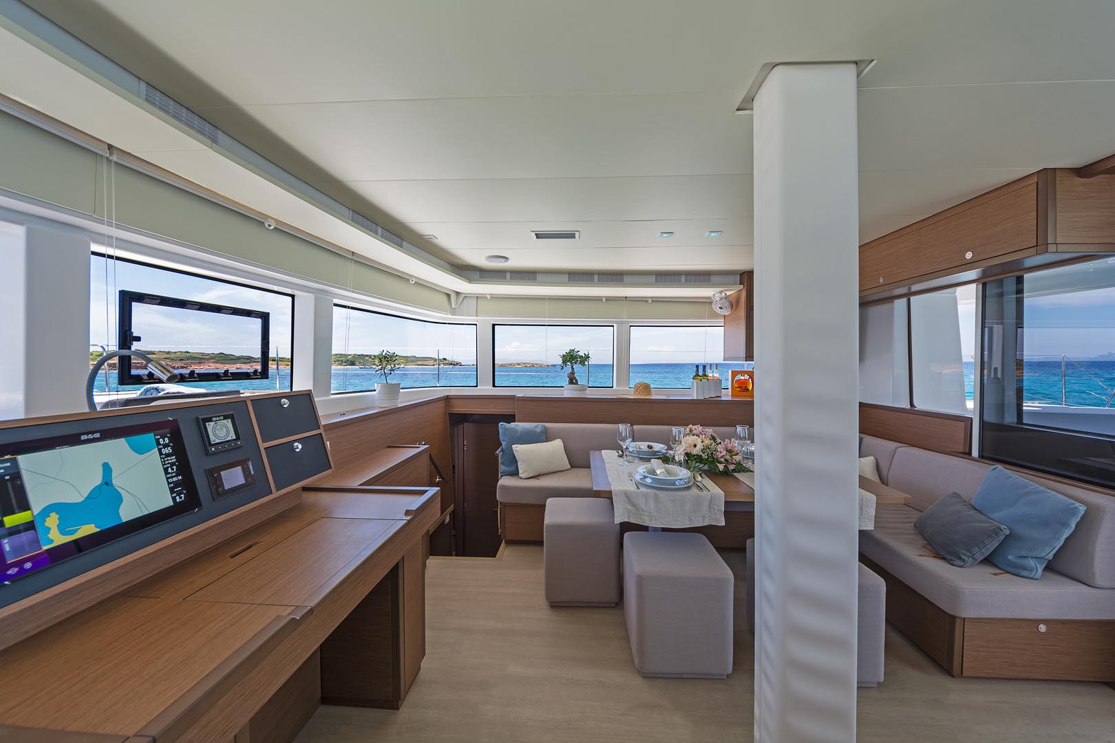 SUMMER STAR s/c summer star - interior  image 2