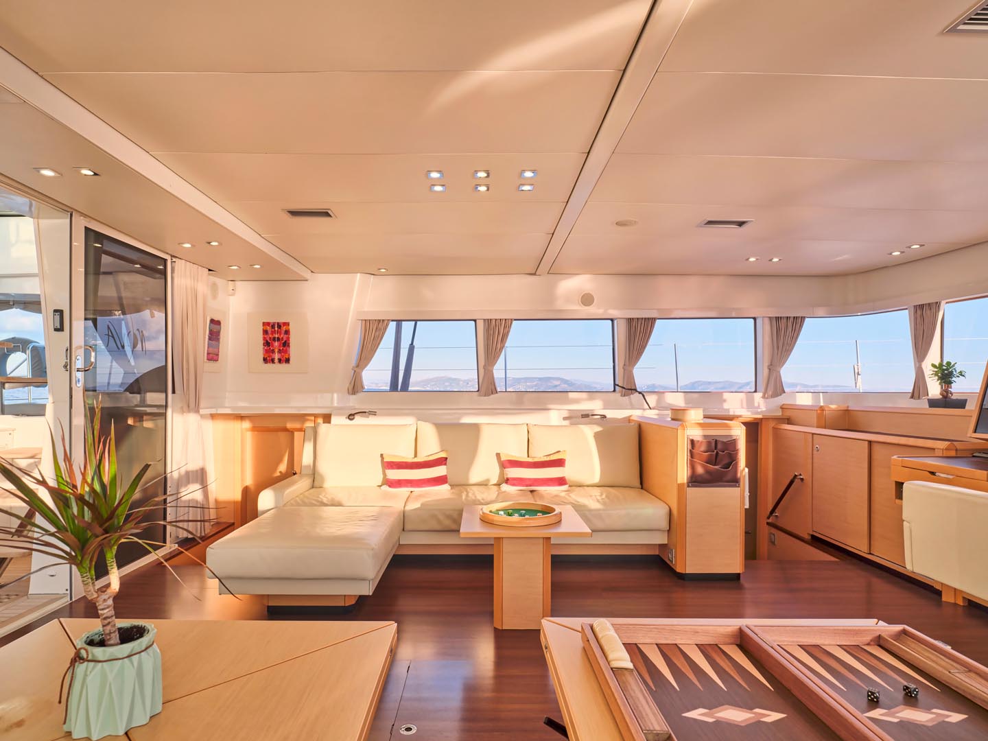 NOVA s/c nova - interior  image 3